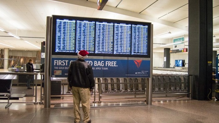 7 natural ways to survive holiday travel 